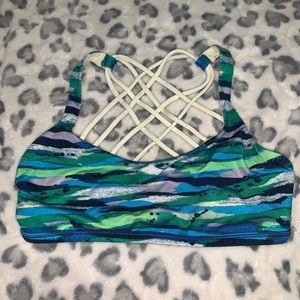Lululemon classic strappy back bra size 6